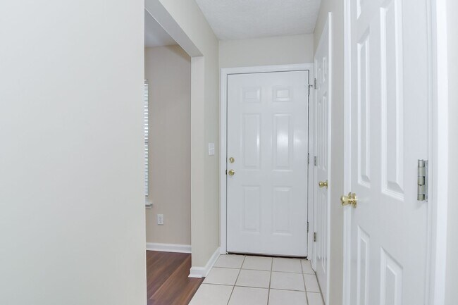 Building Photo - 721 Faircloth Ct