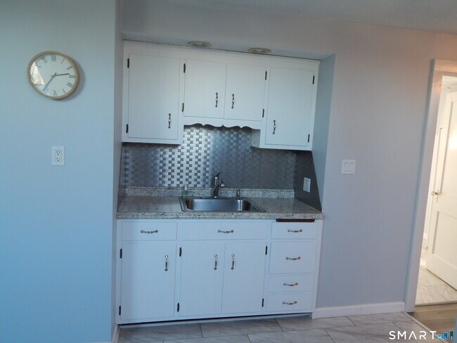 Building Photo - 91 Holden St