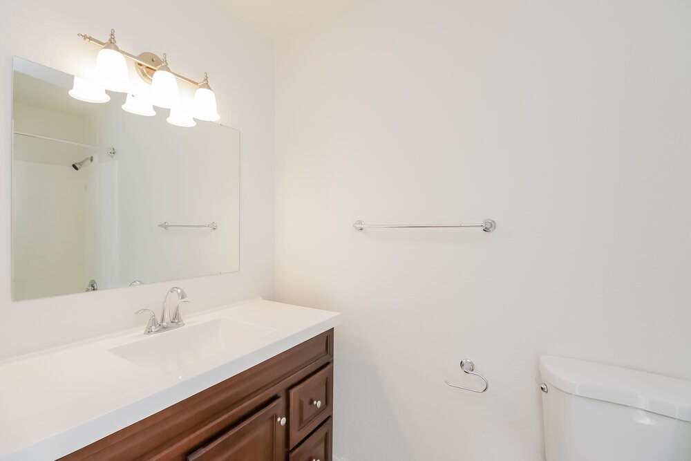 Building Photo - 2641 E Isabella Ave