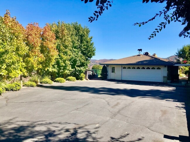 Building Photo - 1467 Knoll Park Ln
