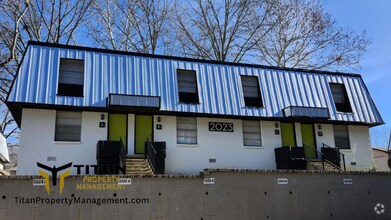 Building Photo - Cute Updated Townhouse!