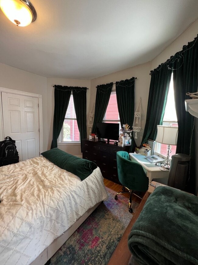 Building Photo - 381 Highland Ave