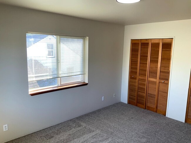 Building Photo - 2 Bedroom in Bethel-Danebo Area