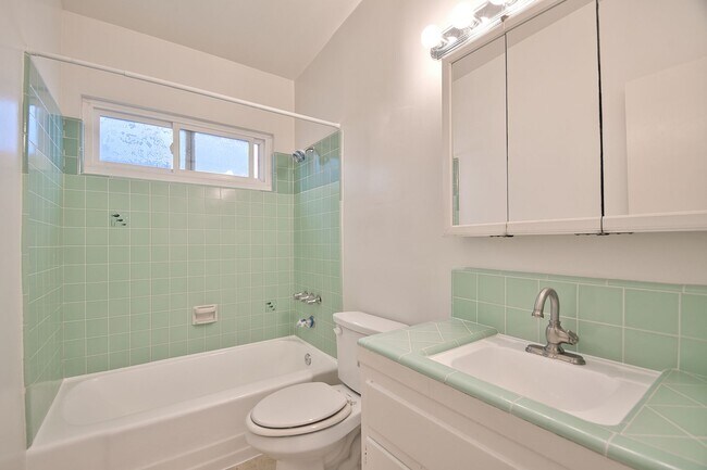 Building Photo - 1530 Manhattan Beach Blvd