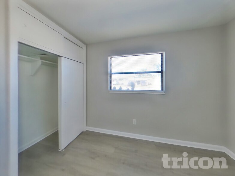 Building Photo - 1122 Ibsen Ave