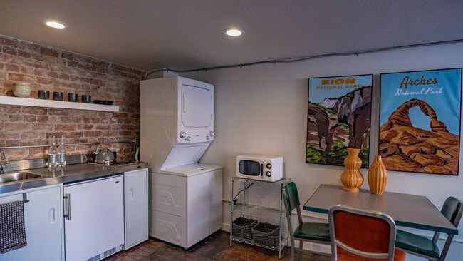 Building Photo - 40 N Freedom Blvd