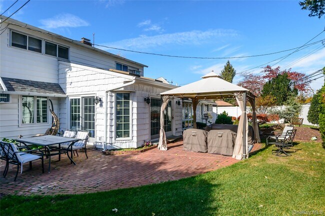 Building Photo - 11 Foster Ln