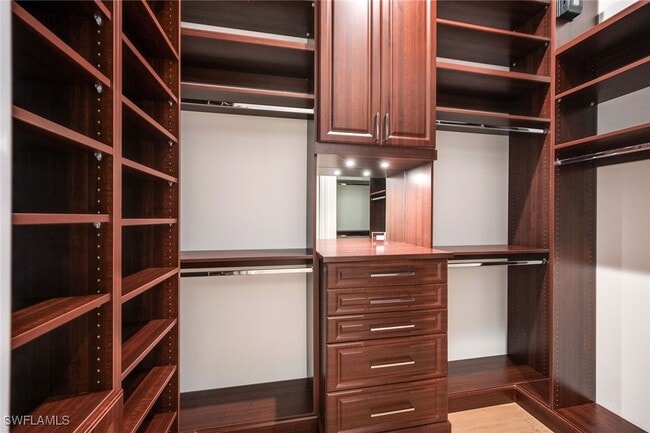 Building Photo - 600 Fountainhead Way