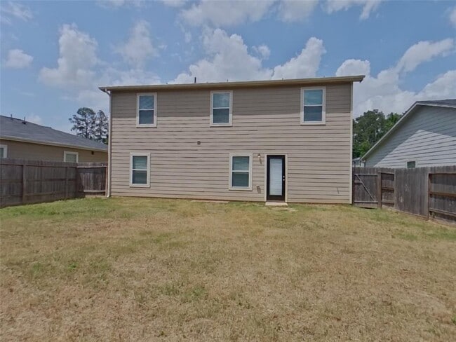 Building Photo - 15684 Del Norte Dr