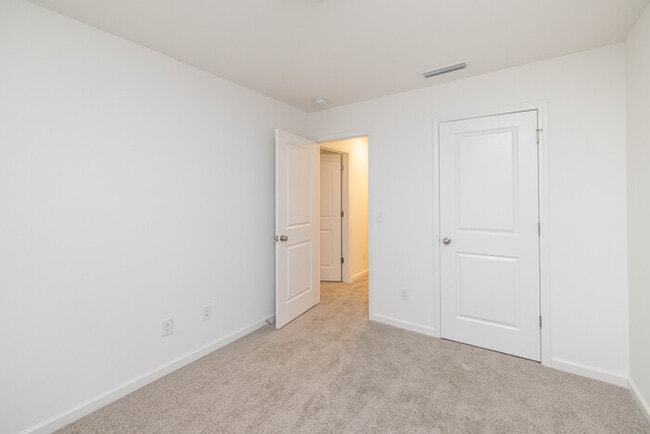 Building Photo - 3 br townhome Walking Distance to Downtown Albemarle! Ready now!