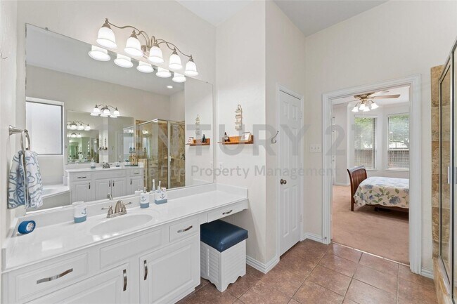 Building Photo - Beautifully Maintained, 2-Story 5/3.5/3 Ne...