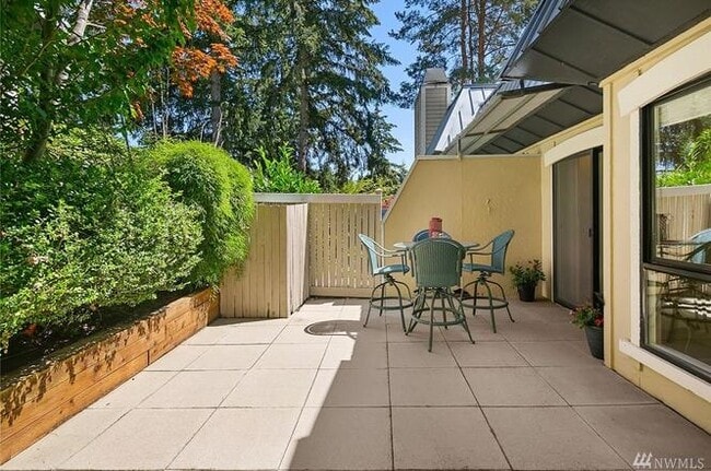 Private backyard - 1605 102nd Pl NE