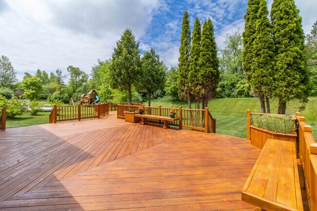 Building Photo - 2864 Mystic Dr