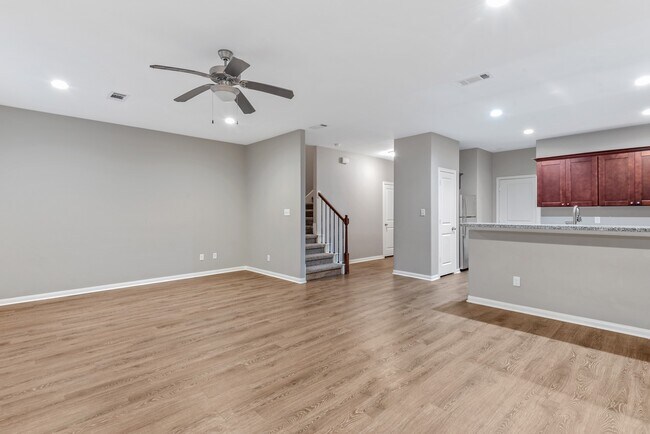 Building Photo - 128 Artesian Way