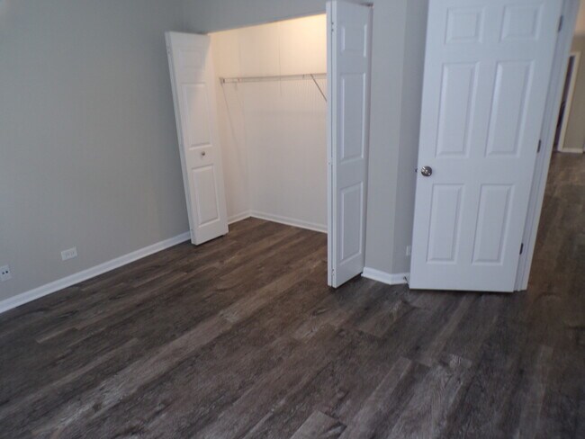 Building Photo - 1053 Woodhill Ct