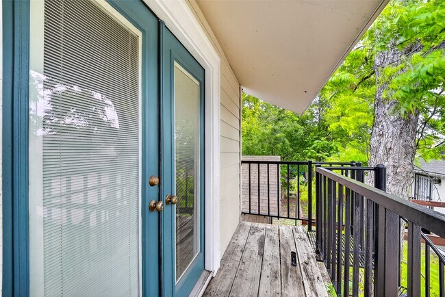 Building Photo - 6832 Avenue I