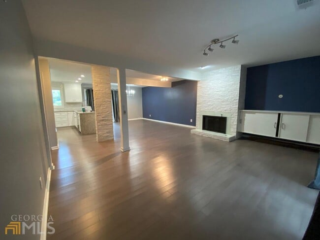 Building Photo - 279 Quail Run