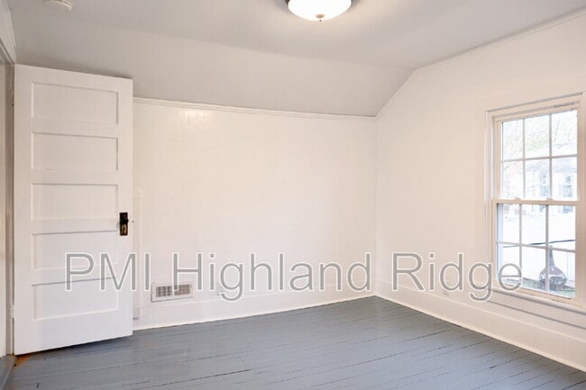 Building Photo - 217 Fite Ave E