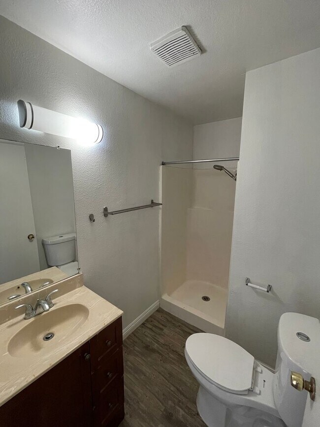 Building Photo - Pro Service Realty - R20801-20801
