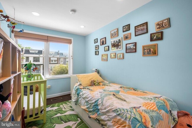 Building Photo - 1275 Oates St NE