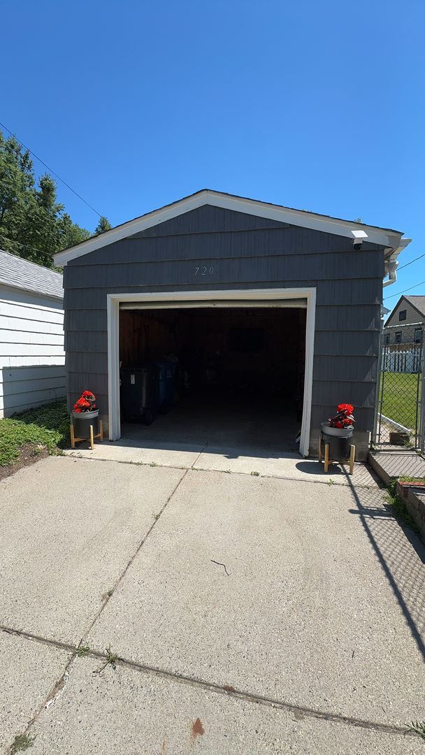 Building Photo - Gorgeous Single Family Home In Bryn Mawr - Available 8/15!