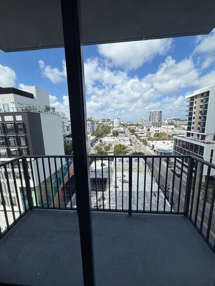 Building Photo - 132 NE 22nd St