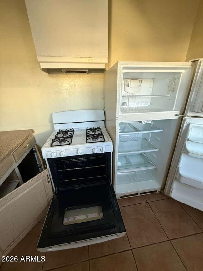 Building Photo - 716 11th St