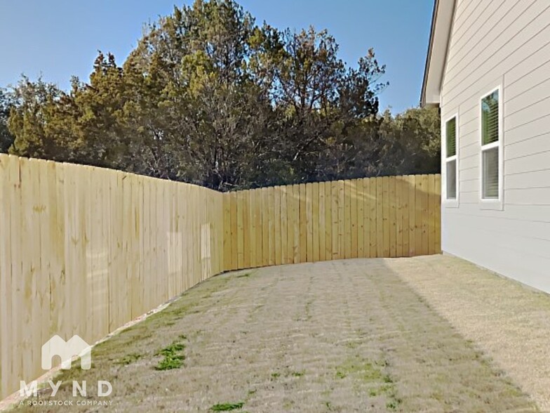 Building Photo - 5612 San Jacinto Dr
