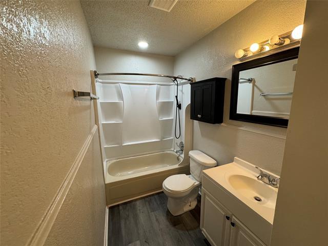 Building Photo - 907 Walters Ln