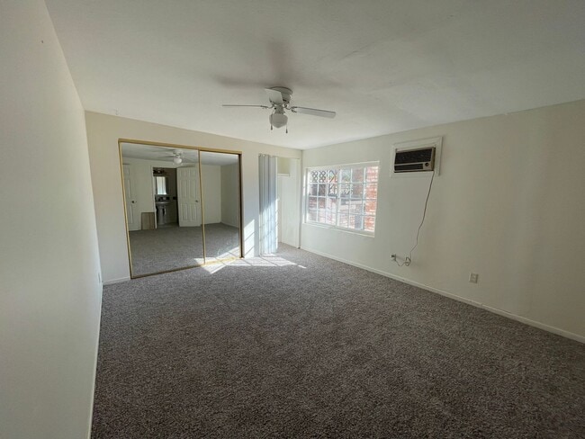 Building Photo - Four Bedroom Two Bathroom Home in Hemet!