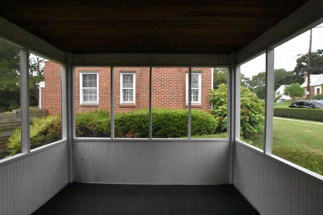 Building Photo - Fantastic 3BR Cape Cod near Downtown Silve...