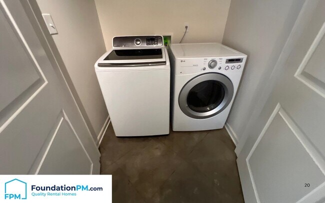 Building Photo - 764 Echles St