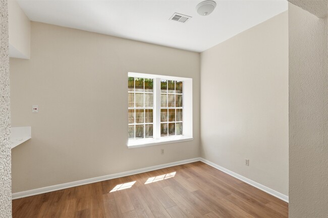 Building Photo - 5515 Strack Rd