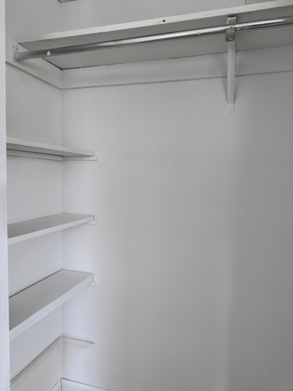 Building Photo - 303 Highland Dr