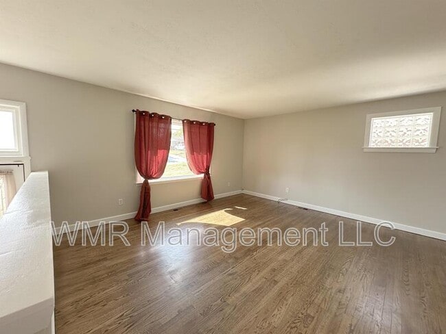 Building Photo - 6602 Winthrop Dr