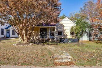 Building Photo - Arlington Heights Bungalow