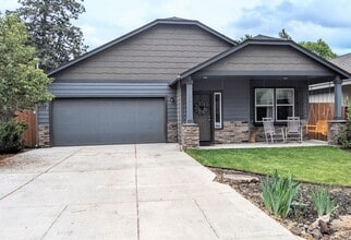 Building Photo - 3 Bed, 2 Bath Single Level Home in SE Bend...
