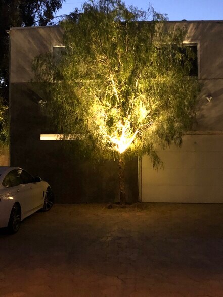 Building Photo - 310 S Venice Blvd