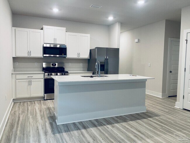 Building Photo - 9908 Starling Dr