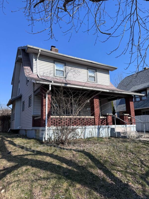 Building Photo - 101 E Bruce Ave