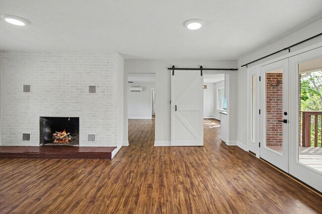 Building Photo - 415 Mountain View Rd