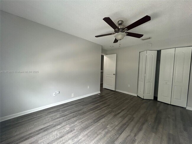 Building Photo - 4752 NW 59th Manor