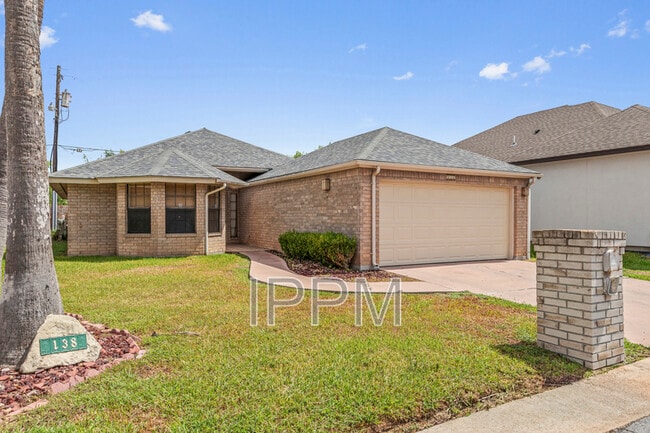 Building Photo - 138 Willow Cir