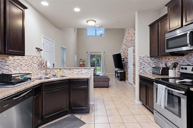 Building Photo - 516 E Slaughter Ln