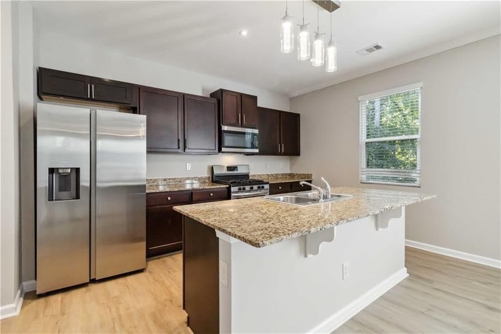 Building Photo - 100 Heritage Club Cir