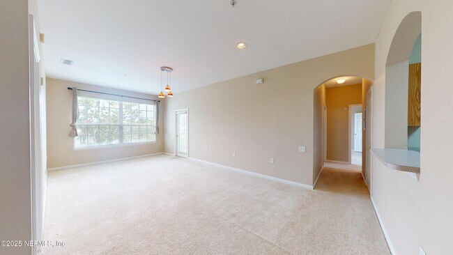 Building Photo - 7990 Baymeadows Cir E