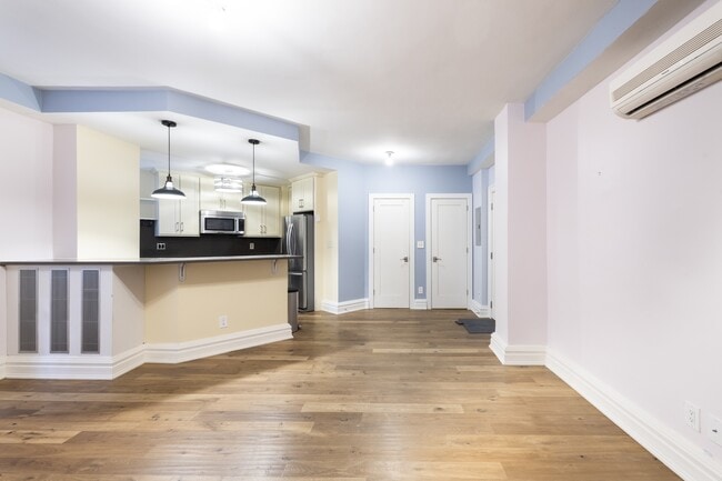 Building Photo - 1910 Kalorama Rd NW