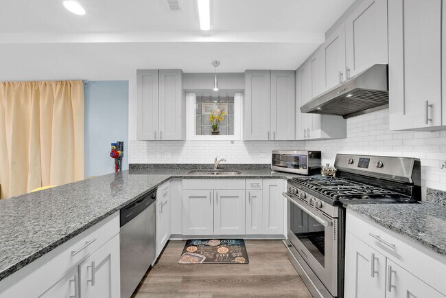 Building Photo - 25 E 26th St