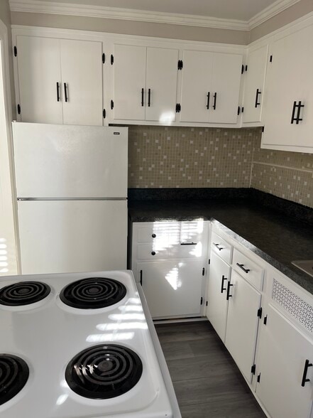 Building Photo - 1 S Chester Rd