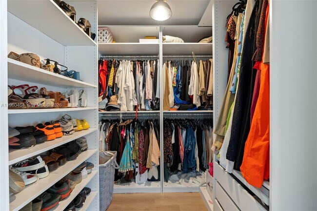 Building Photo - 6246 SW 10th St